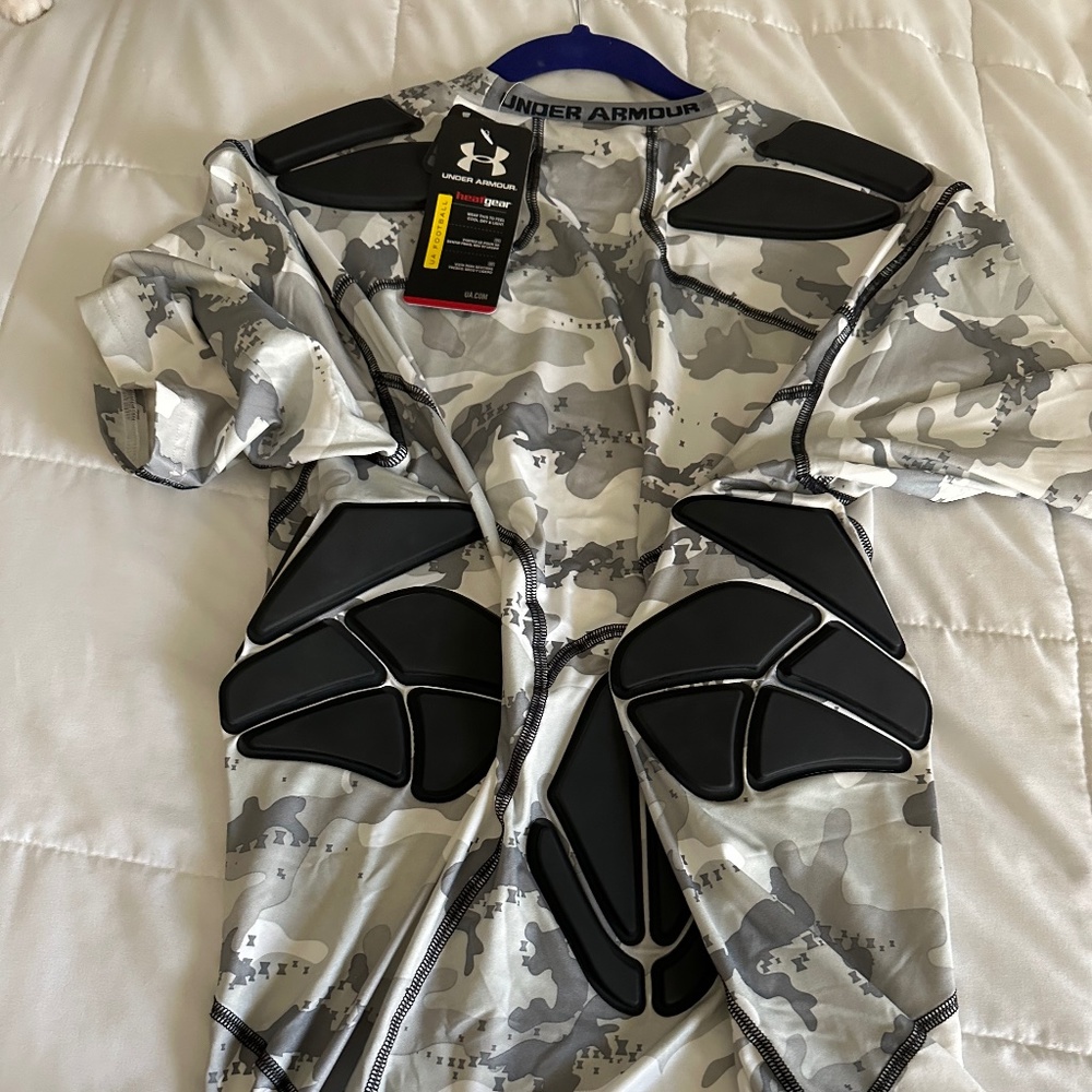 Under Armour Men's Large Football Compression Shirt - Brand New with Tags